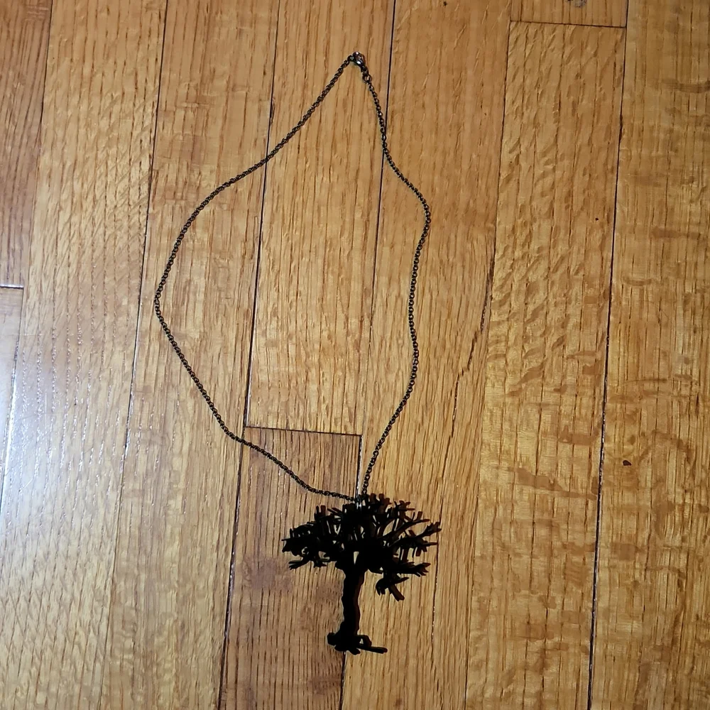 Tree necklace - Picture 3 of 3